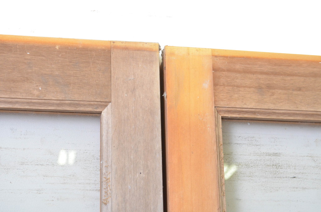 中古　ペイント仕上げ限定　大判スモークガラス入り　背の高い数寄屋のガラス戸4枚セット(引き戸)(R-064109)