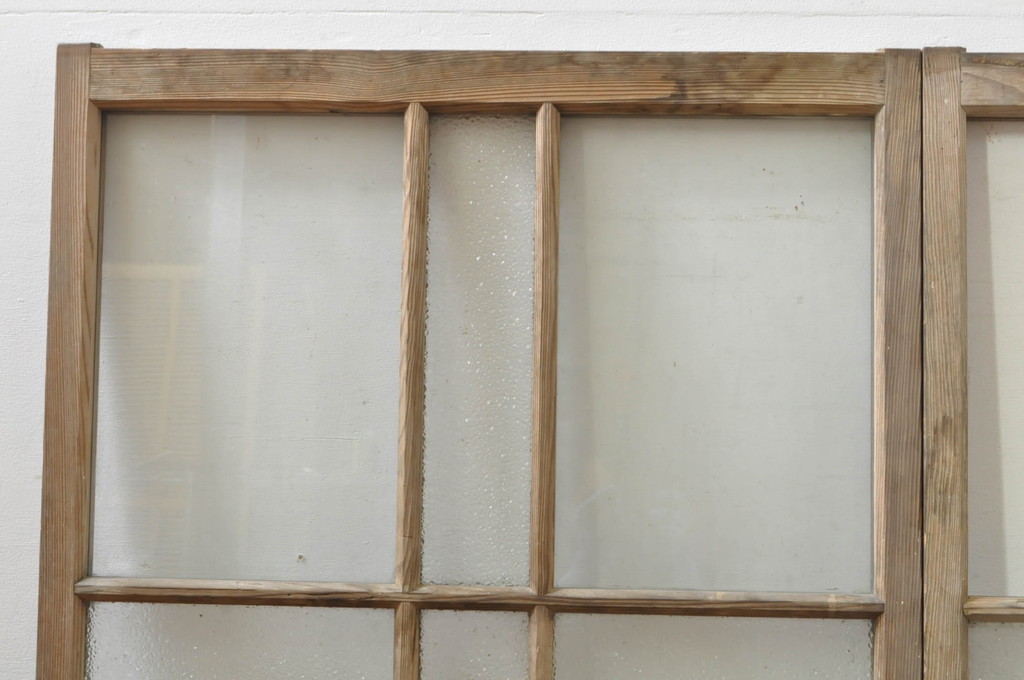 アンティーク建具　レトロ空間におすすめ!素朴な木味が魅力的なガラス窓2枚セット(引き戸、ガラス戸)(R-076339)