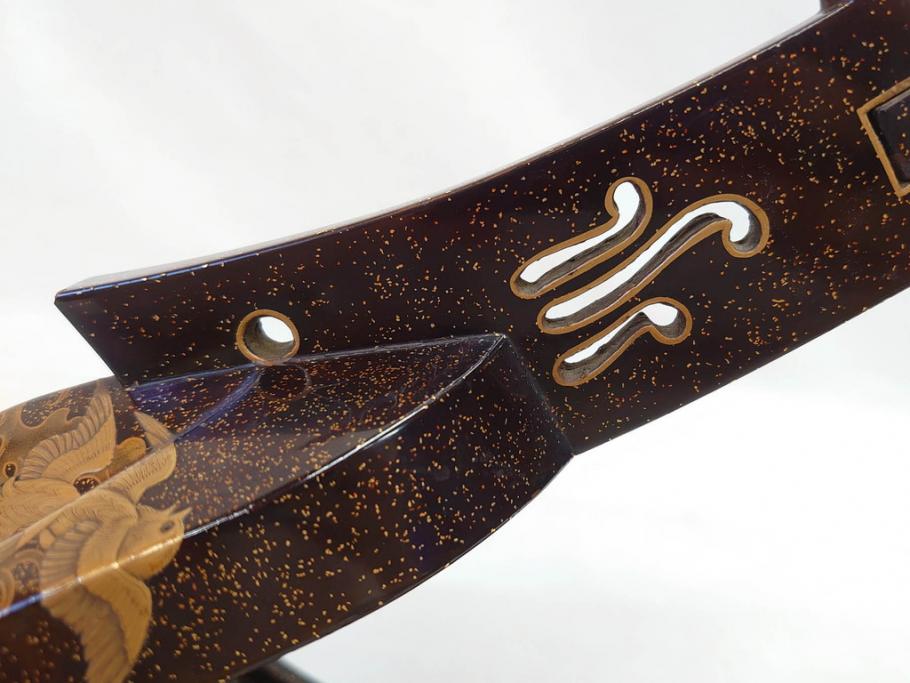 時代物　金蒔絵　大名武具　金の装飾が豪華な鐙(あぶみ、馬具、漆塗り、波千鳥)(R-078411)