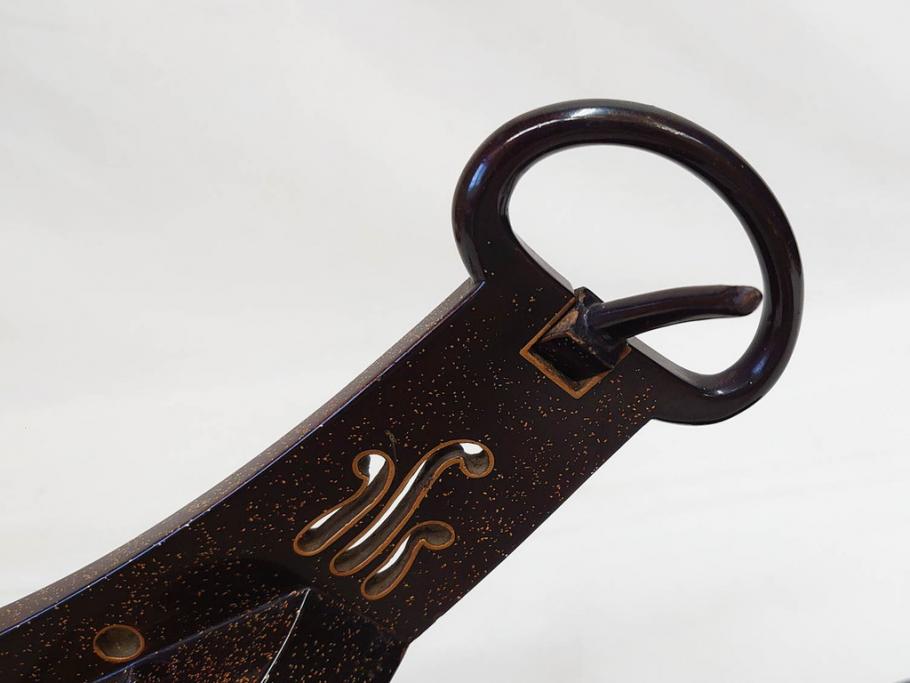 時代物　金蒔絵　大名武具　金の装飾が豪華な鐙(あぶみ、馬具、漆塗り、波千鳥)(R-078411)