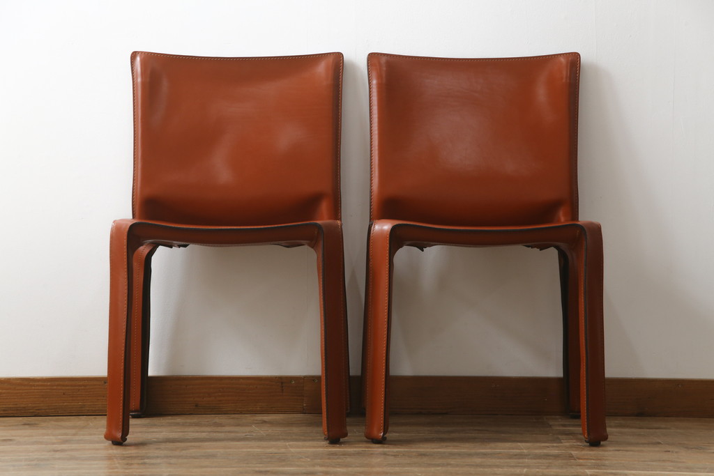 中古　Cassina(カッシーナ)　412　CAB(キャブ)　MARIO BELLINI(マリオベリーニ)　シンプルモダンな空間づくりに活躍するアームレスチェア2脚セット(ダイニングチェア、椅子、イス)(定価2脚で約47万5千円)(R-069823)