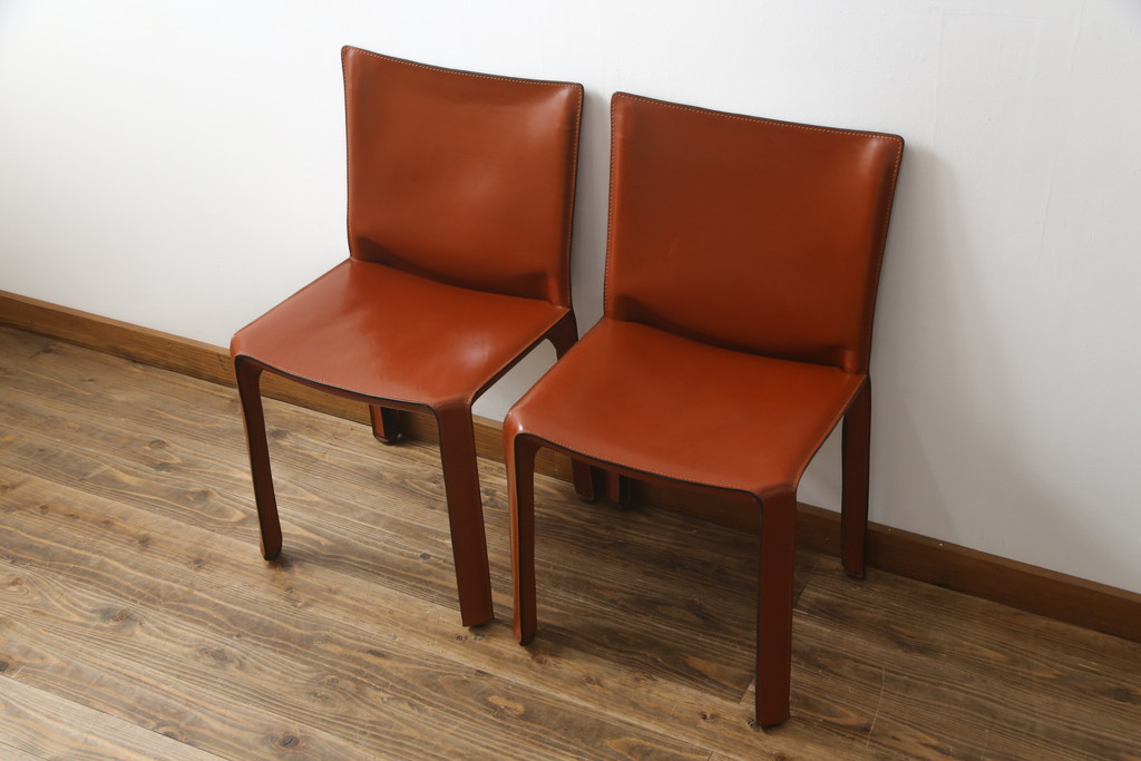 中古　Cassina(カッシーナ)　412　CAB(キャブ)　MARIO BELLINI(マリオベリーニ)　シンプルモダンな空間づくりに活躍するアームレスチェア2脚セット(ダイニングチェア、椅子、イス)(定価2脚で約47万5千円)(R-069823)