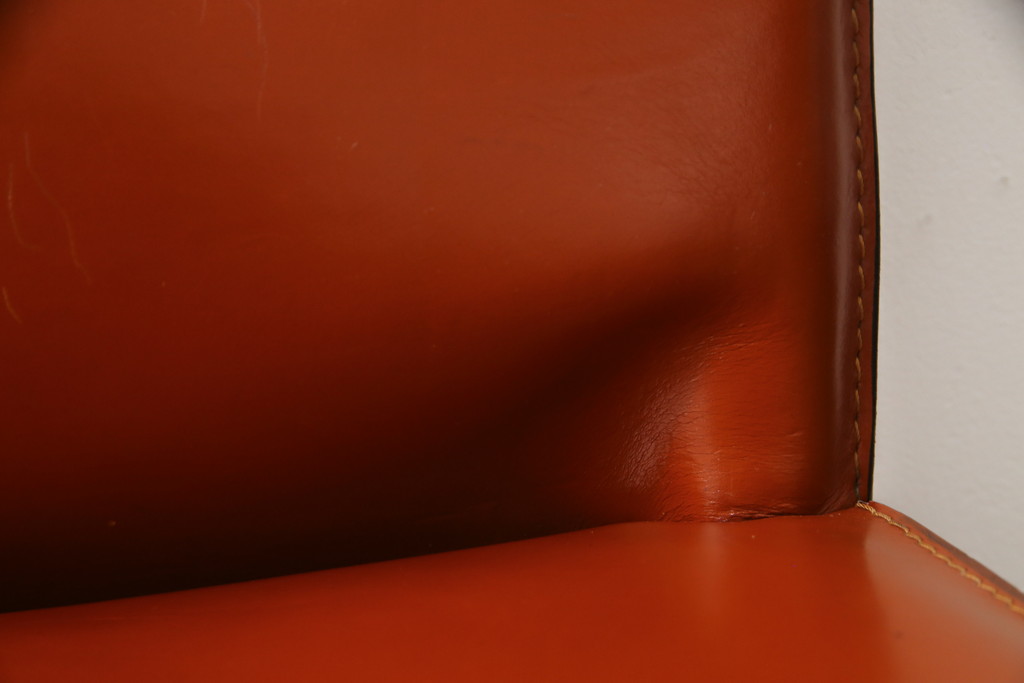 中古　Cassina(カッシーナ)　412　CAB(キャブ)　MARIO BELLINI(マリオベリーニ)　シンプルモダンな空間づくりに活躍するアームレスチェア2脚セット(ダイニングチェア、椅子、イス)(定価2脚で約47万5千円)(R-069823)