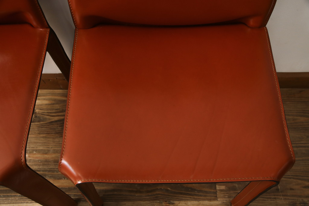中古　Cassina(カッシーナ)　412　CAB(キャブ)　MARIO BELLINI(マリオベリーニ)　シンプルモダンな空間づくりに活躍するアームレスチェア2脚セット(ダイニングチェア、椅子、イス)(定価2脚で約47万5千円)(R-069823)