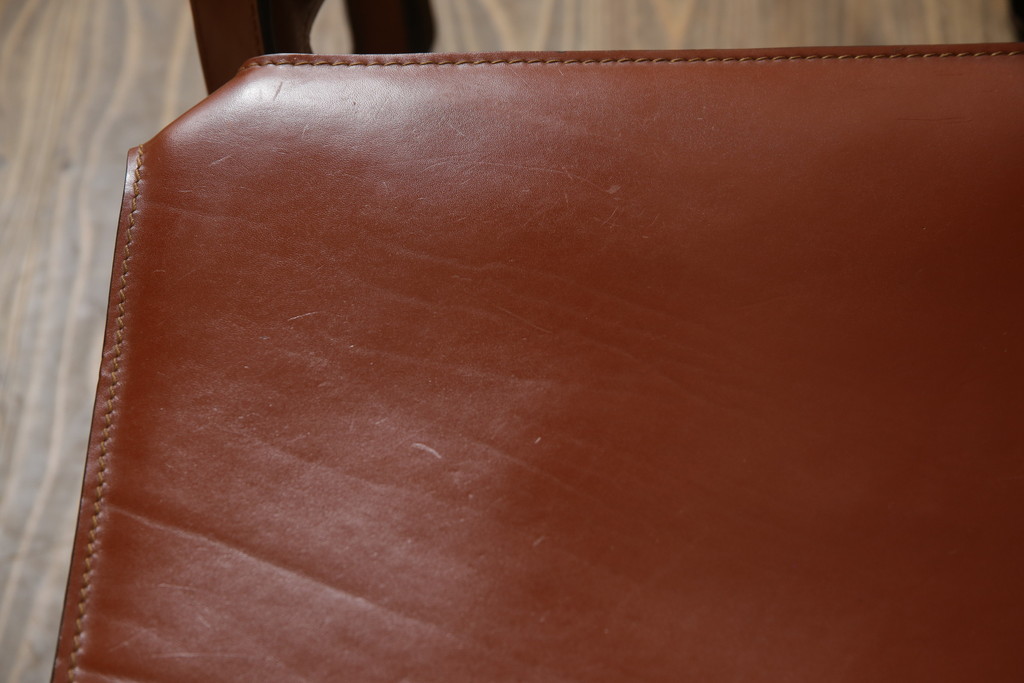 中古　Cassina(カッシーナ)　412　CAB(キャブ)　MARIO BELLINI(マリオベリーニ)　シンプルモダンな空間づくりに活躍するアームレスチェア2脚セット(ダイニングチェア、椅子、イス)(定価2脚で約47万5千円)(R-069823)