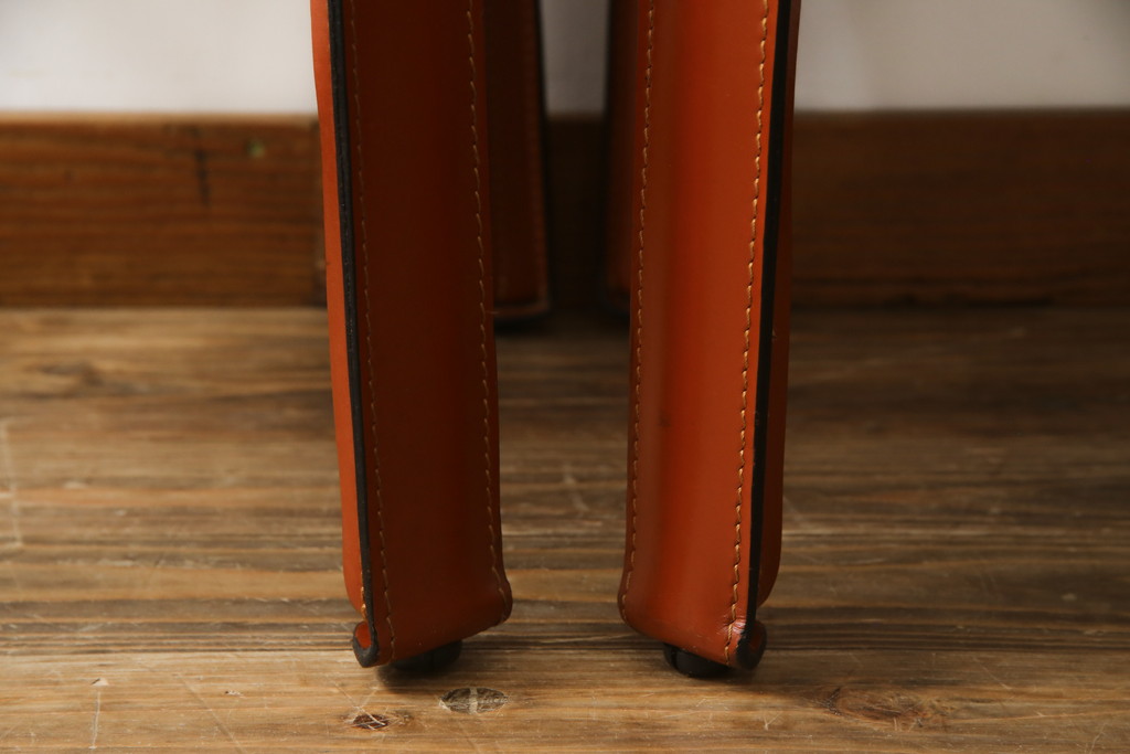 中古　Cassina(カッシーナ)　412　CAB(キャブ)　MARIO BELLINI(マリオベリーニ)　シンプルモダンな空間づくりに活躍するアームレスチェア2脚セット(ダイニングチェア、椅子、イス)(定価2脚で約47万5千円)(R-069823)