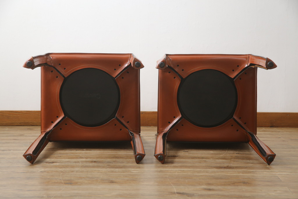 中古　Cassina(カッシーナ)　412　CAB(キャブ)　MARIO BELLINI(マリオベリーニ)　シンプルモダンな空間づくりに活躍するアームレスチェア2脚セット(ダイニングチェア、椅子、イス)(定価2脚で約47万5千円)(R-069823)