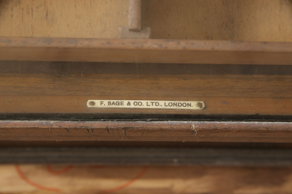 イギリスアンティーク　真鍮枠とオーク材が調和のとれたシャツケース(ガラスケース、ショーケース、陳列棚、店舗什器、引き出し)(R-053525)