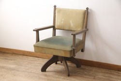 中古　美品　イタリア家具　rossi di albizzate(ロッシディアルビザーテ)　薄いベージュの色味が落ち着いた雰囲気を醸し出すスツール(1Pソファ、1人掛けソファ、チェア、椅子、イス、オットマン)(定価約45万円)(R-060493)