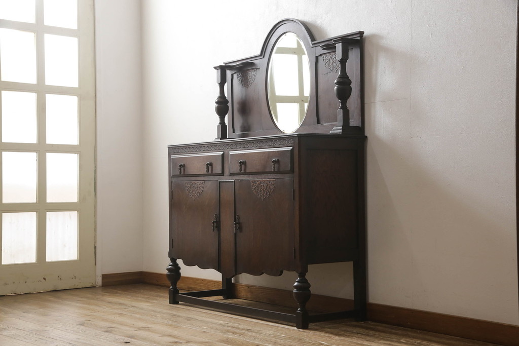 イギリスアンティーク　オーク材　品のある装飾が魅力的なミラーバックサイドボード(キャビネット、収納棚、鏡)(R-061031)