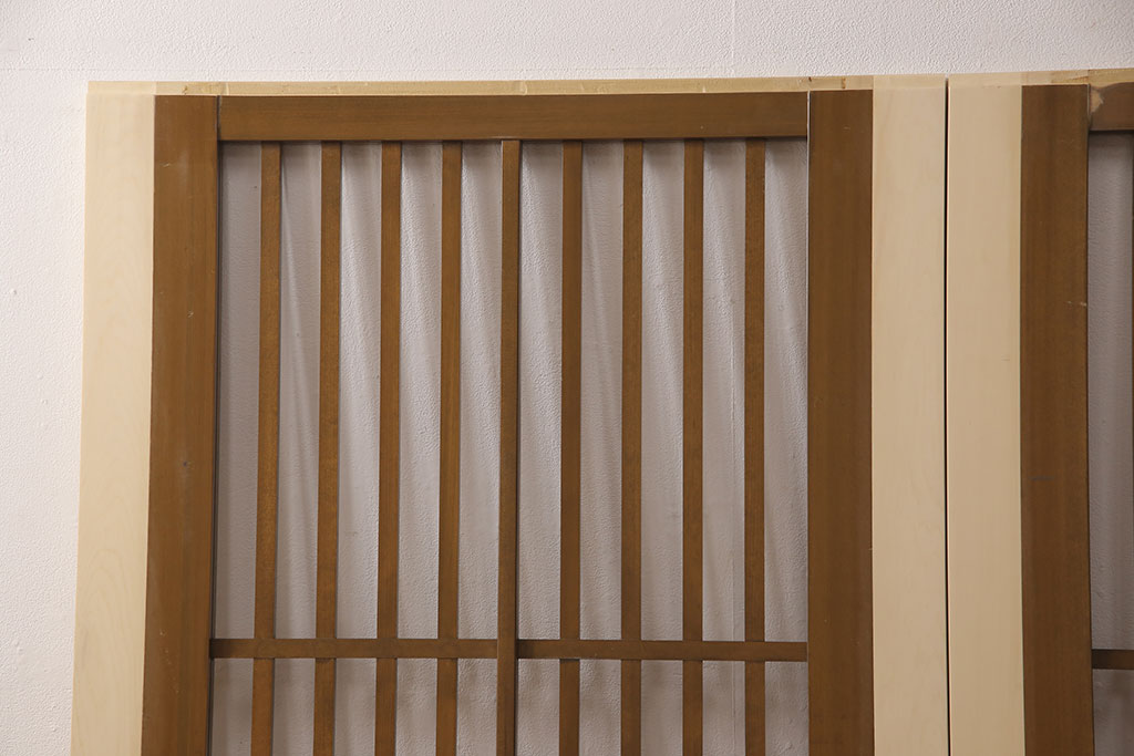 【セミオーダー家具実例】格子戸2枚に高品質リペアを施しました。高さ・幅をご希望サイズにリサイズし、丸型の戸車を取り付け、ガラスはすべて取り外しました。(引き戸、建具)