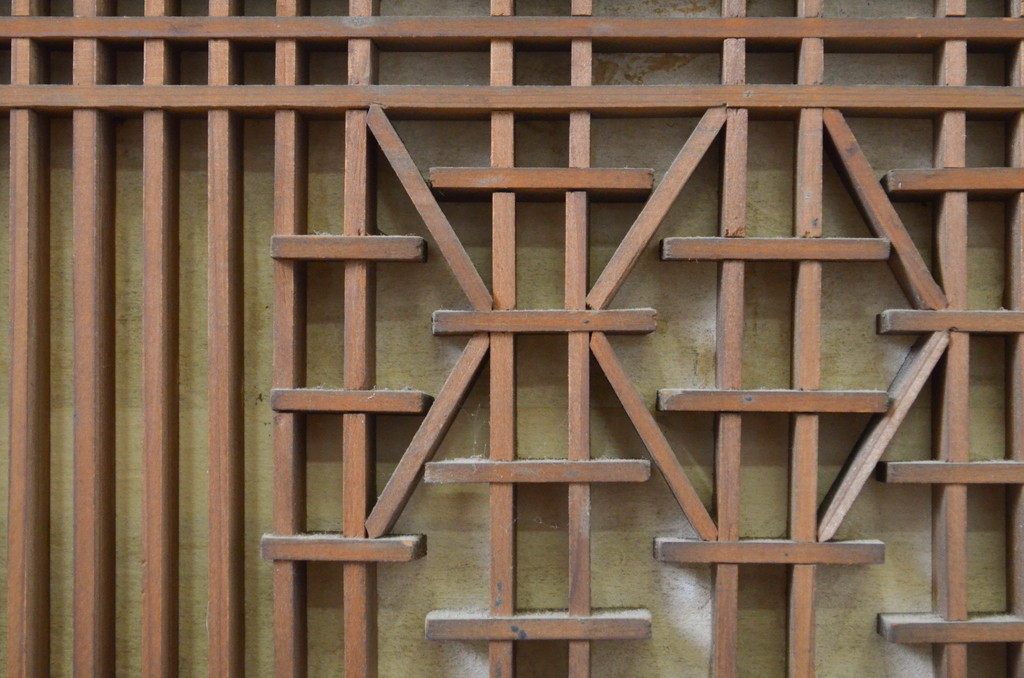  アンティーク建具　欅(ケヤキ)枠の組子入り　繊細な組子が上品な印象を与える筬欄間1枚(明かり取り、明り取り、オサランマ)(R-064326)