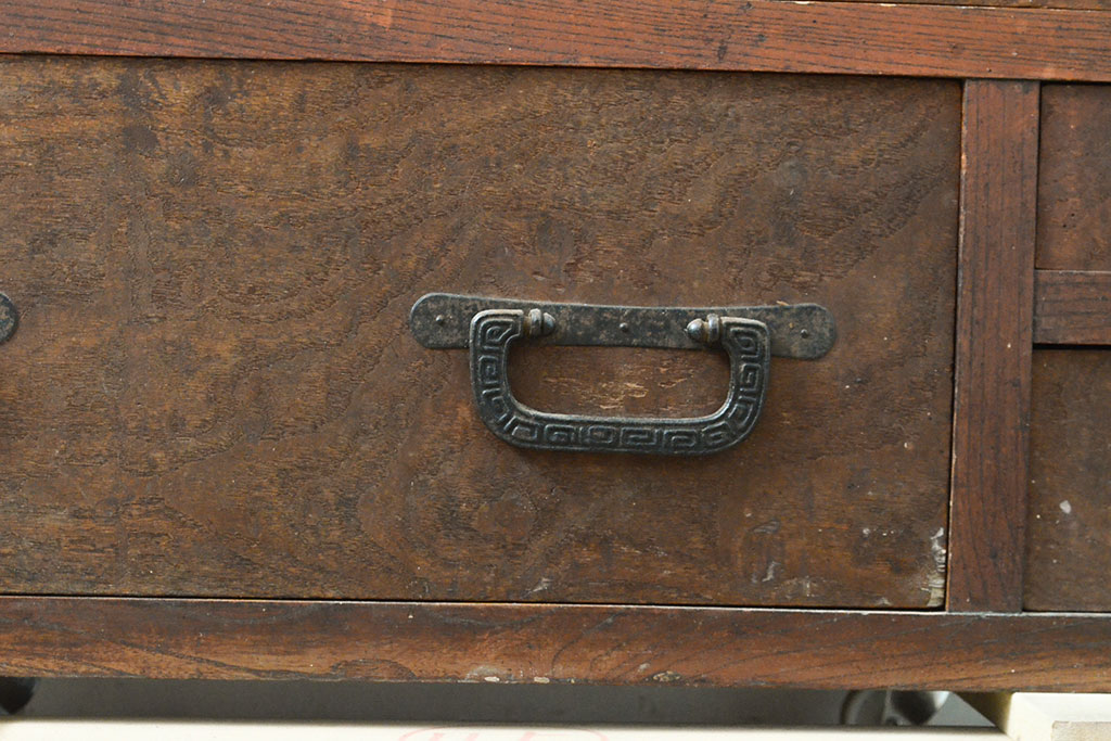 和製アンティーク　前面ケヤキ材　玉杢　ケヤキの杢目が美しい収納棚(戸棚、サイドボード、時代箪笥、和箪笥)(R-054087)