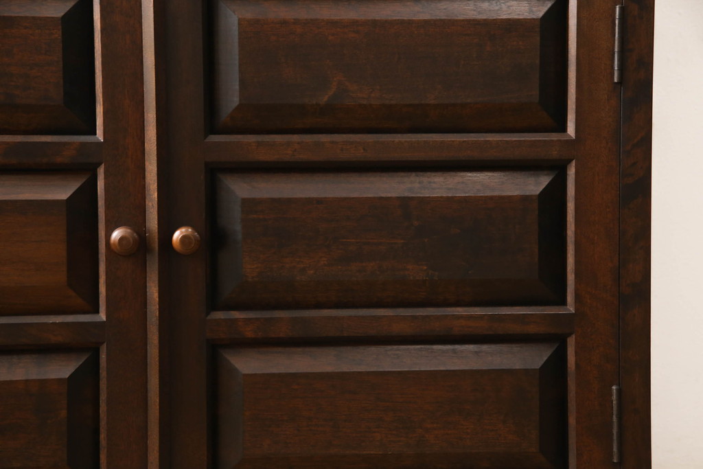 中古　美品　松本民芸家具　使いやすいサイズが嬉しい上質なK-1型食器棚(収納棚、戸棚、キャビネット、本箱)(定価約46万円)(R-055254)