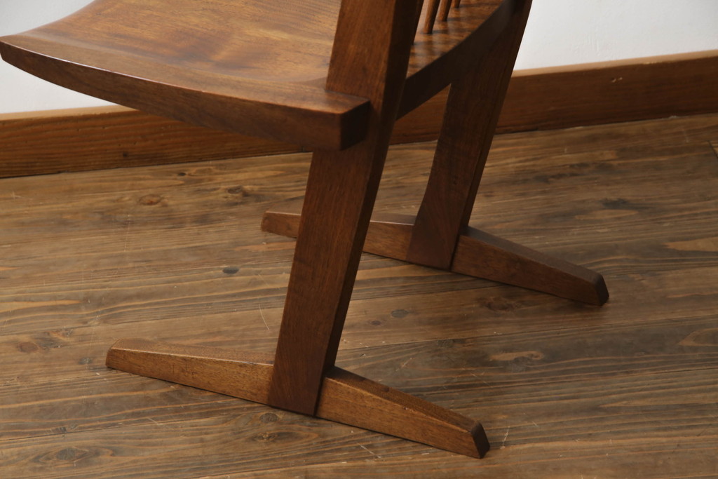 アメリカビンテージ　レア　ジョージナカシマ　刻印なしの年代もの!!　小田急ハルク購入　コノイドチェア(CONOID CHAIR)　CN101　スタイリッシュな佇まいのサイドチェア(ジョージ・ナカシマ、板座チェア、ダイニングチェア、椅子、イス)(R-068123)