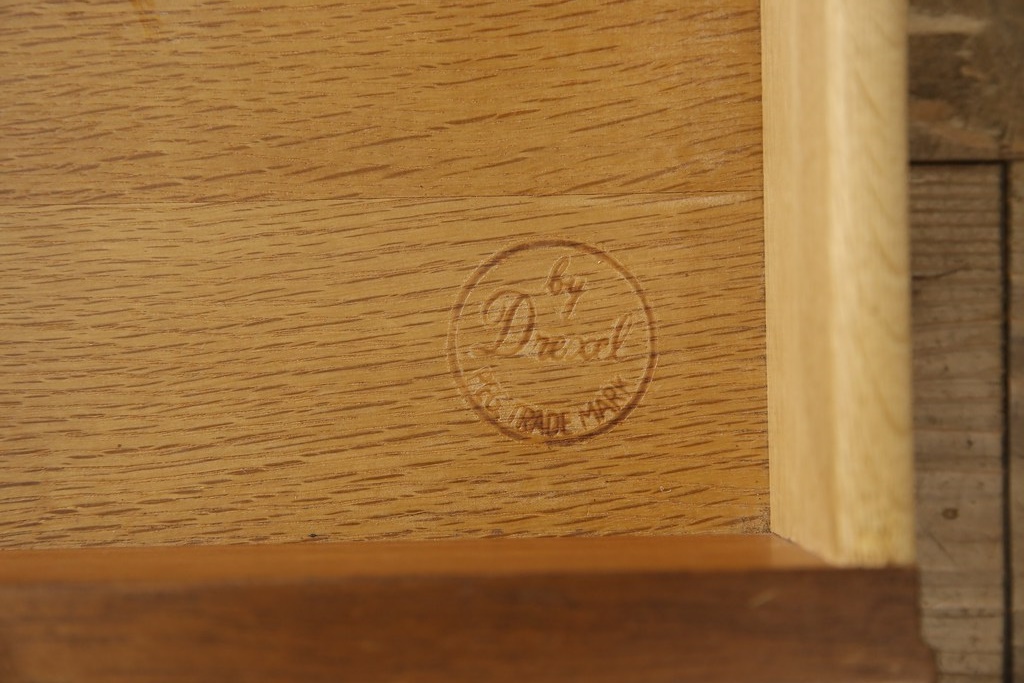 中古　美品　DREXEL HERITAGE(ドレクセルヘリテイジ)　Triune(トライユン)　優雅な佇まいが魅力のクリデンザキャビネット(定価約66万円)(サイドボード、リビングボード)(R-058413)