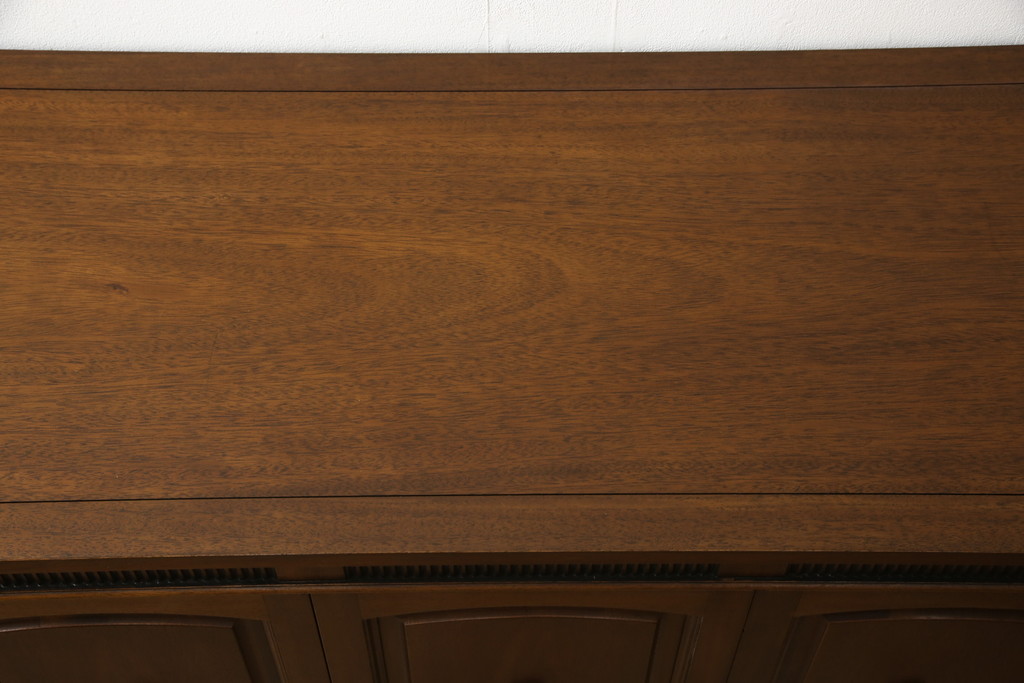 中古　美品　DREXEL HERITAGE(ドレクセルヘリテイジ)　Triune(トライユン)　優雅な佇まいが魅力のクリデンザキャビネット(クレデンザ、サイドボード、リビングボード)(定価約66万円)(R-058413)