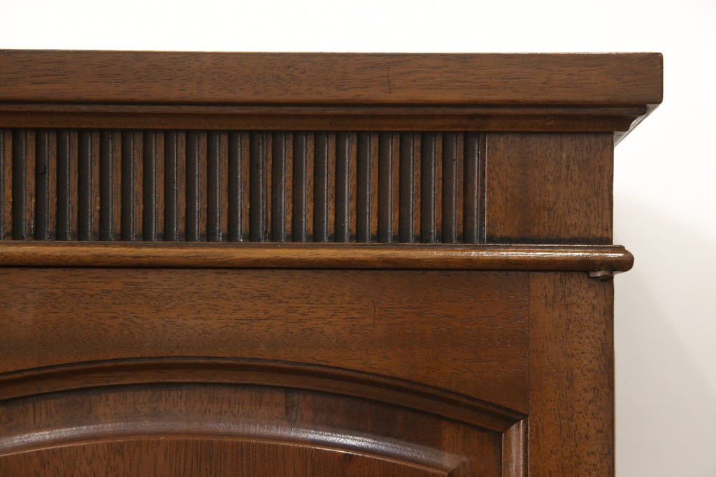 中古　美品　DREXEL HERITAGE(ドレクセルヘリテイジ)　Triune(トライユン)　優雅な佇まいが魅力のクリデンザキャビネット(クレデンザ、サイドボード、リビングボード)(定価約66万円)(R-058413)