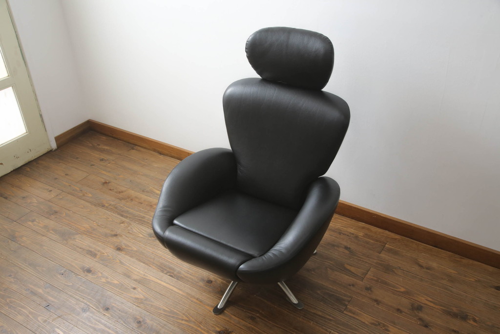 中古　美品　Cassina(カッシーナ)　K10 DODO(ドド)　洗練されたモダンデザインが目を引くシェーズロング(リクライニングチェア、アームチェア、椅子、イス、一人掛けソファ、1人掛けソファ)(定価約104万5千円)(R-069068)