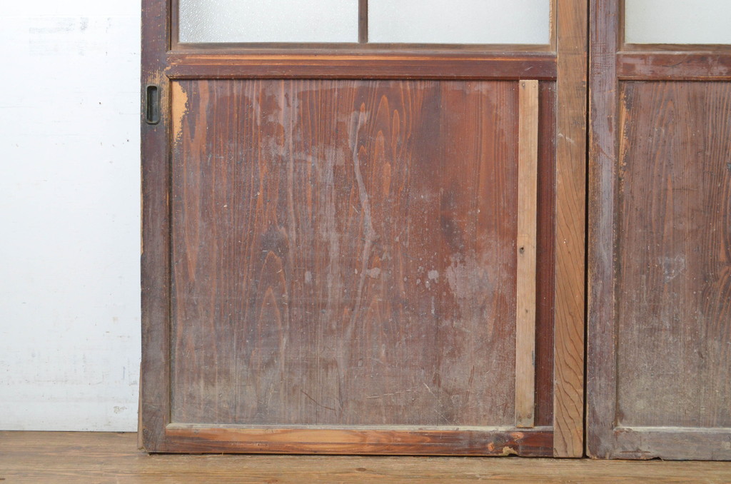 アンティーク建具　経年を感じる風合いが魅力のガラス帯戸2枚セット(引き戸、板戸)(R-064118)