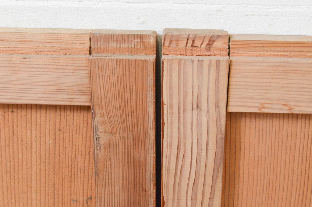 アンティーク建具　経年を感じさせる木味が魅力の板戸窓2枚セット(引き戸)(R-069636)