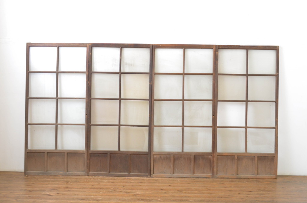 アンティーク建具　シンプルなデザインでお部屋に取り入れやすいガラス戸4枚セット(引き戸)(R-064303)