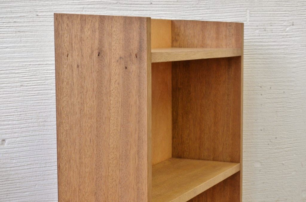 アンティーク家具　古い木味のアンティーク飾り棚・本棚(シェルフ)