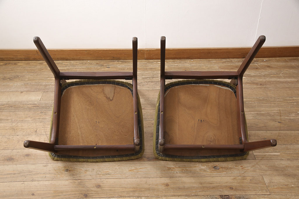 北欧ビンテージ　シンプルなつくりで取り入れやすいダイニングチェア2脚セット(椅子、ヴィンテージ)(R-052707)