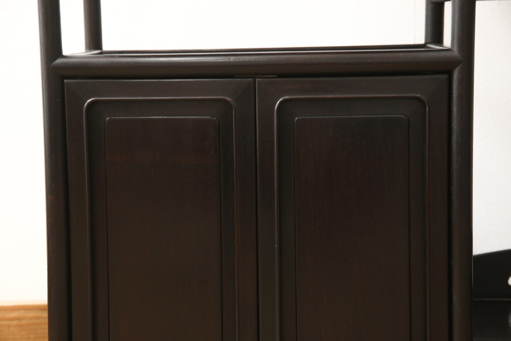 和製ビンテージ　総シタン(紫檀)　上質な和の空間づくりに取り入れたい飾り棚(茶棚、戸棚、ヴィンテージ)(R-056291)