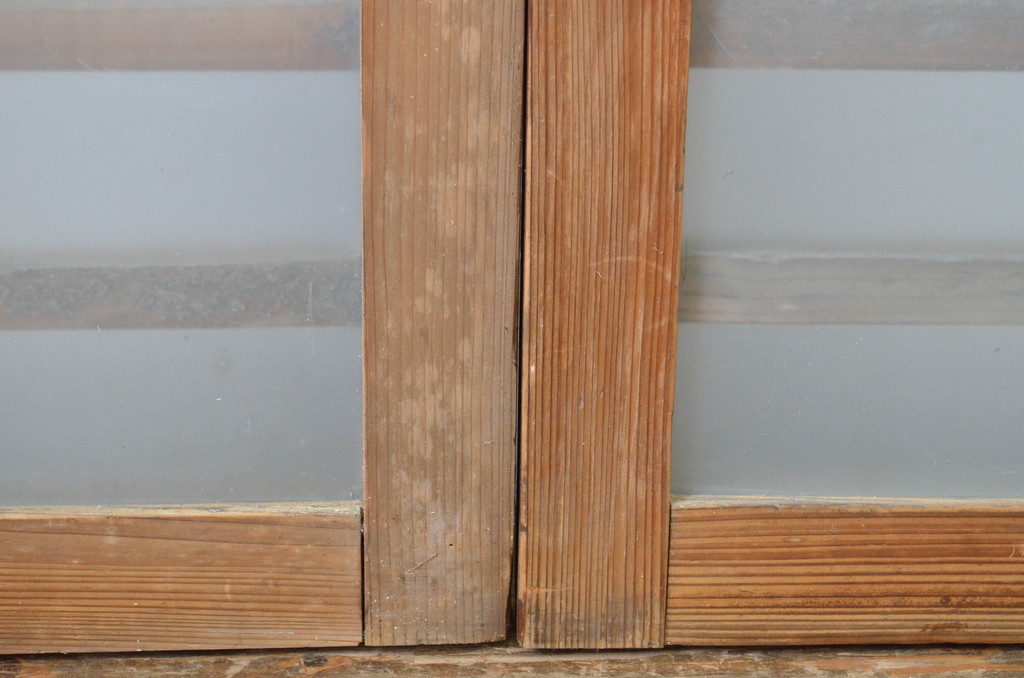 アンティーク建具　厚手の枠が上質な横桟ガラス戸2枚セット(ガラス舞良戸、引き戸)(R-064282)