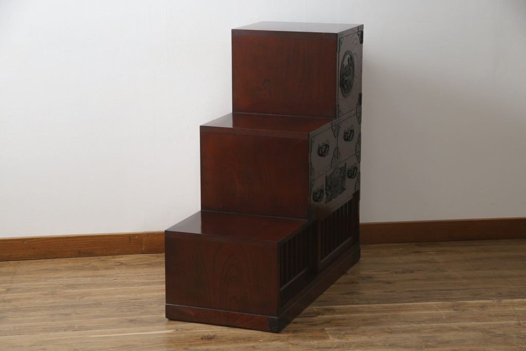 中古　美品　仙台民芸箪笥(仙台箪笥)　欅産業　KC-40R　拭き漆塗りが美しい三尺階段箪笥(和たんす、収納箪笥)(R-072808)