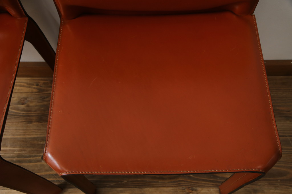 中古　Cassina(カッシーナ)　412　CAB(キャブ)　MARIO BELLINI(マリオベリーニ)　シンプルモダンな空間づくりに活躍するアームレスチェア2脚セット(ダイニングチェア、椅子、イス)(定価2脚で約47万5千円)(R-078800)