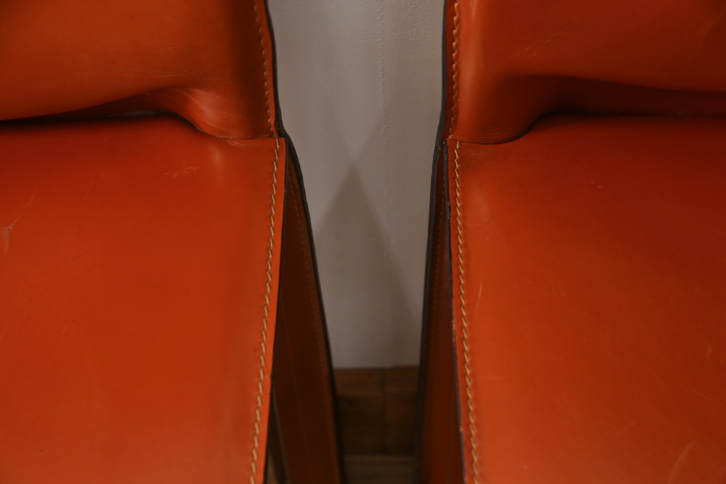 中古　Cassina(カッシーナ)　412　CAB(キャブ)　MARIO BELLINI(マリオベリーニ)　シンプルモダンな空間づくりに活躍するアームレスチェア2脚セット(ダイニングチェア、椅子、イス)(定価2脚で約47万5千円)(R-078800)
