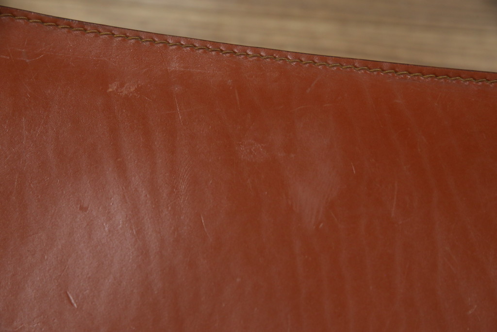 中古　Cassina(カッシーナ)　412　CAB(キャブ)　MARIO BELLINI(マリオベリーニ)　シンプルモダンな空間づくりに活躍するアームレスチェア2脚セット(ダイニングチェア、椅子、イス)(定価2脚で約47万5千円)(R-078800)