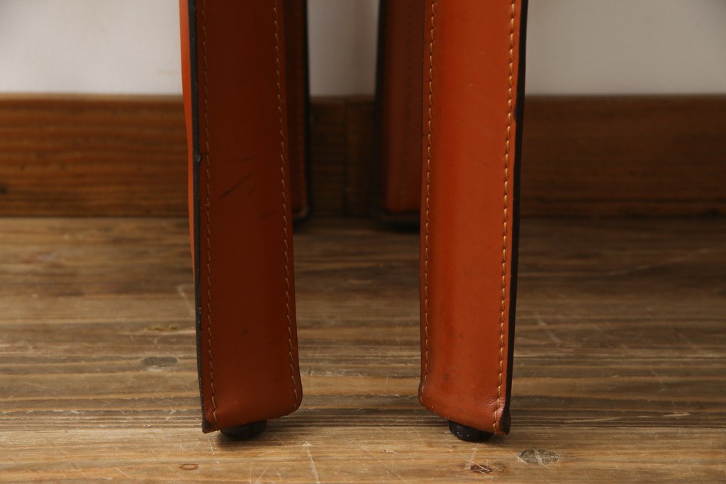 中古　Cassina(カッシーナ)　412　CAB(キャブ)　MARIO BELLINI(マリオベリーニ)　シンプルモダンな空間づくりに活躍するアームレスチェア2脚セット(ダイニングチェア、椅子、イス)(定価2脚で約47万5千円)(R-078800)