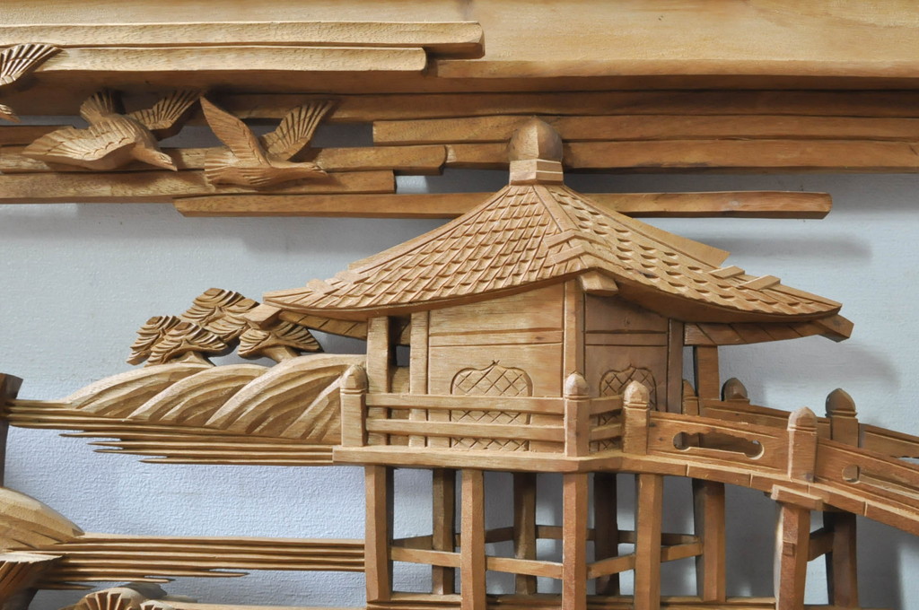 アンティーク建具　井波彫刻　壽山作　松の木と風情ある風景の図柄が美しい両面彫刻欄間2枚セット(明かり取り、明り取り)(R-076355)