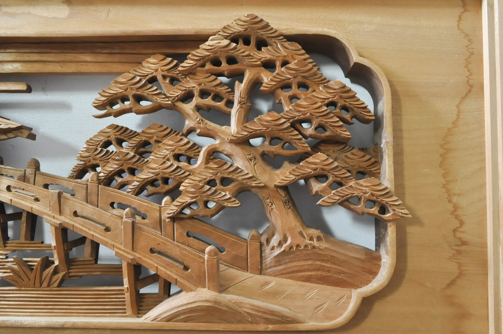 アンティーク建具　井波彫刻　壽山作　松の木と風情ある風景の図柄が美しい両面彫刻欄間2枚セット(明かり取り、明り取り)(R-076355)