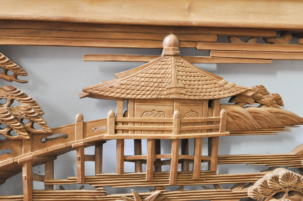 アンティーク建具　井波彫刻　壽山作　松の木と風情ある風景の図柄が美しい両面彫刻欄間2枚セット(明かり取り、明り取り)(R-076355)