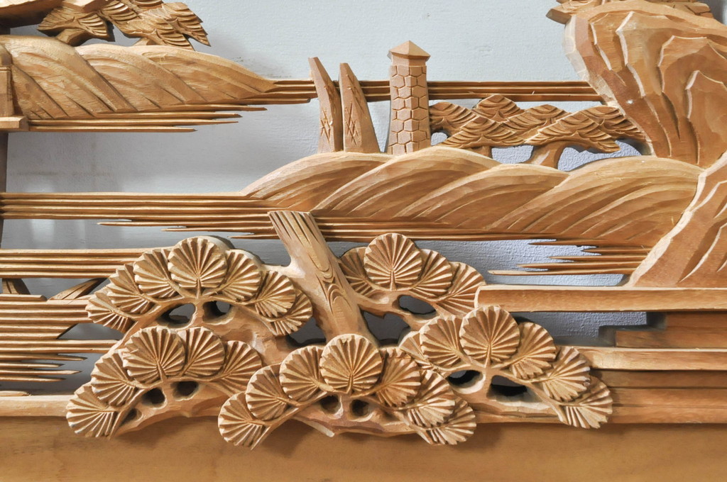 アンティーク建具　井波彫刻　壽山作　松の木と風情ある風景の図柄が美しい両面彫刻欄間2枚セット(明かり取り、明り取り)(R-076355)