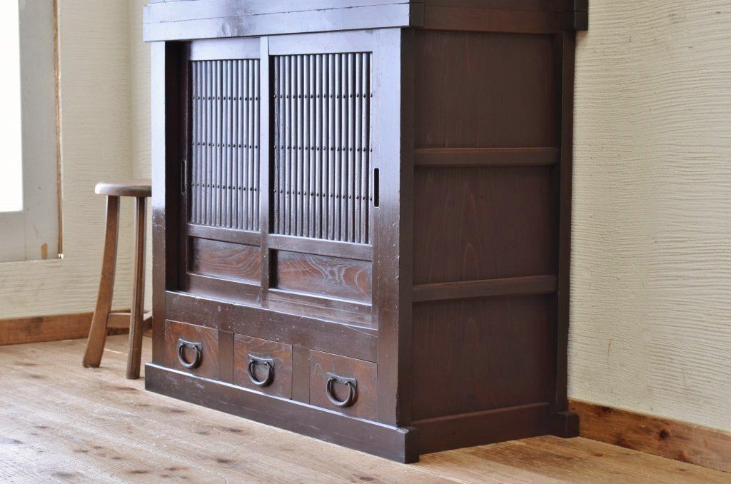 アンティーク家具　☆古民具　骨董　上質な丸桟仕上げの三尺水屋箪笥