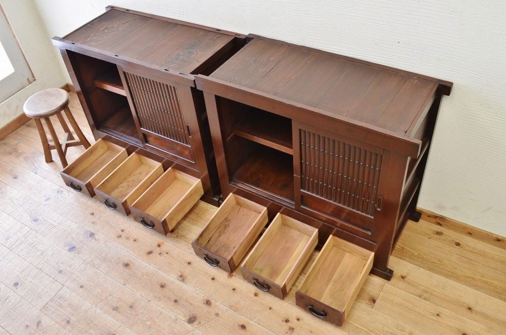 アンティーク家具　☆古民具　骨董　上質な丸桟仕上げの三尺水屋箪笥