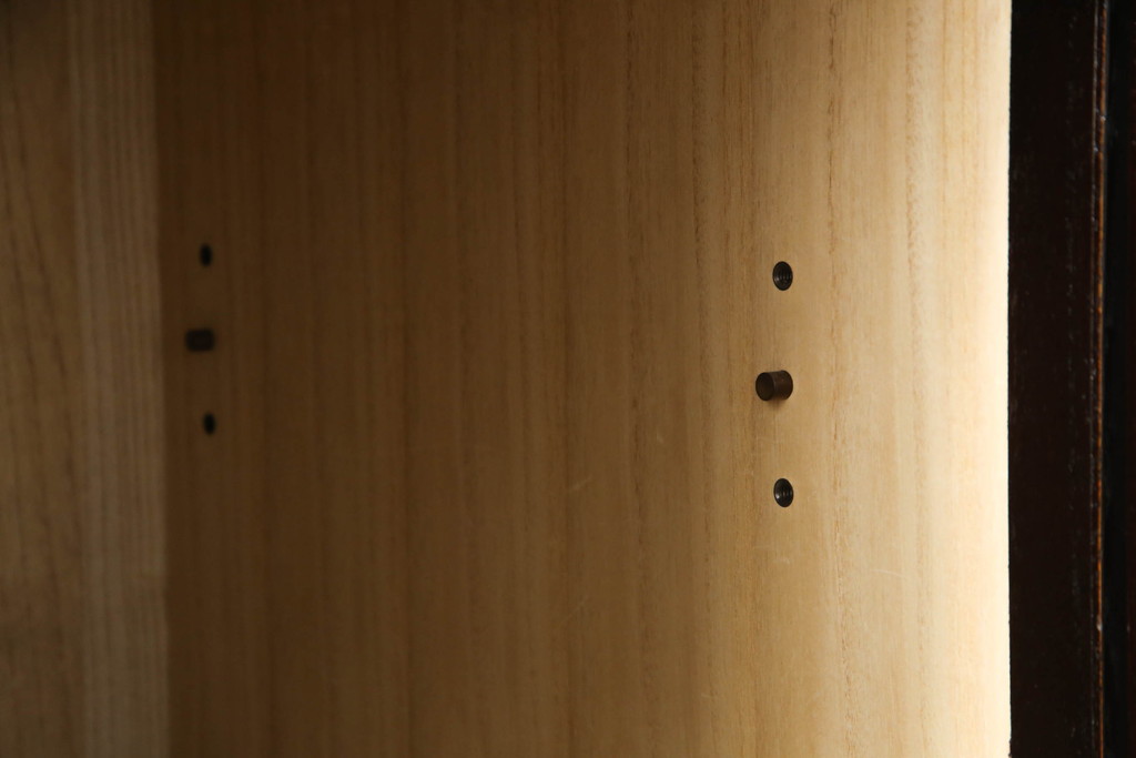 中古　欅産業　凝ったつくりの大振りの金具が目を惹く仙台箪笥サイドボード(サイドチェスト、ローチェスト、収納箪笥、衣装箪笥、引き出し)(R-070443)