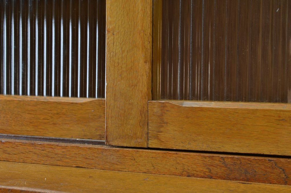 アンティーク家具　☆アンティークモールガラス二段重ね食器棚(収納棚)