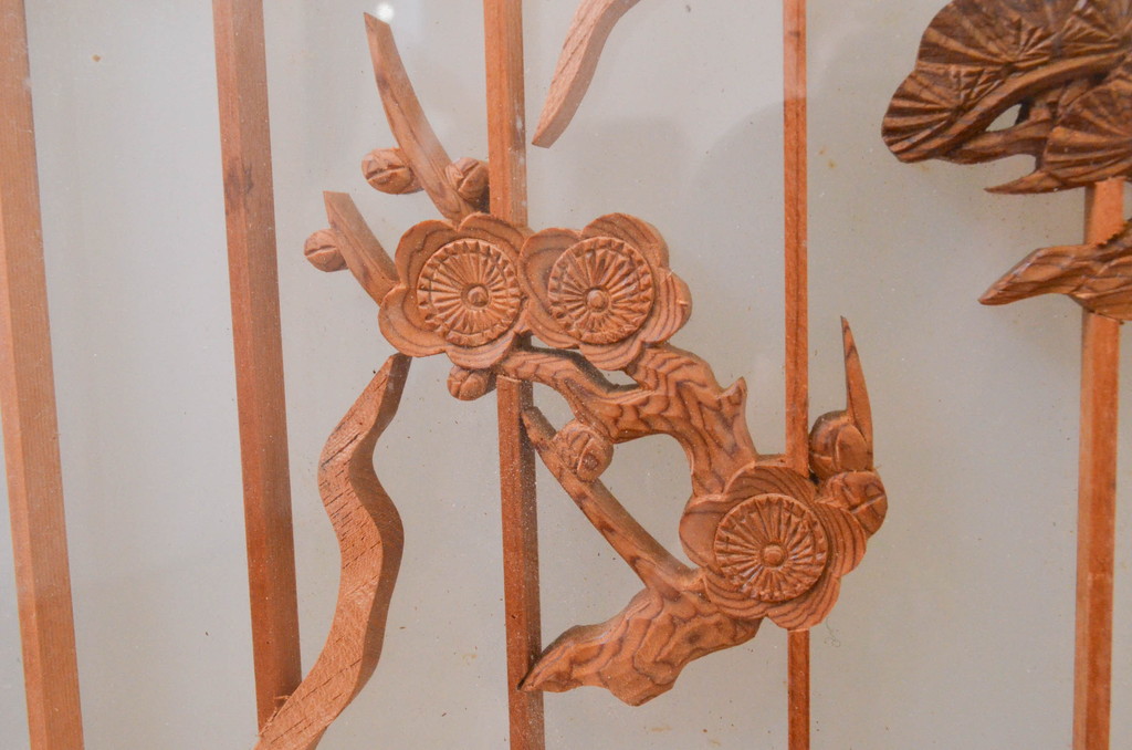 ビンテージ建具 両面ガラス 松・鶴の彫刻の入った書院戸2枚