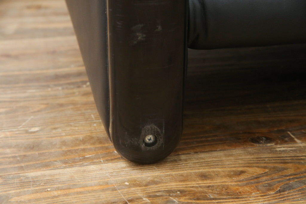 中古　美品　Cassina(カッシーナ)　MARALUNGA(マラルンガ) 675　本革　高級感ある佇まいが目を惹く3人掛けソファ(三人掛け、3P、アームソファ、レザー)(定価約200〜270万円)(R-078219)
