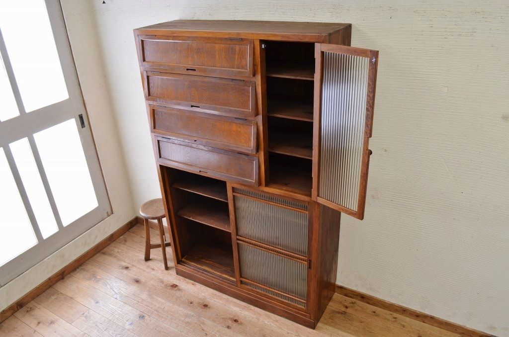 アンティーク家具　アンティークモールガラスパタパタ下駄箱(収納棚)