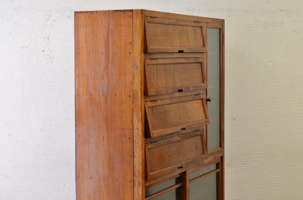アンティーク家具　アンティークモールガラスパタパタ下駄箱(収納棚)
