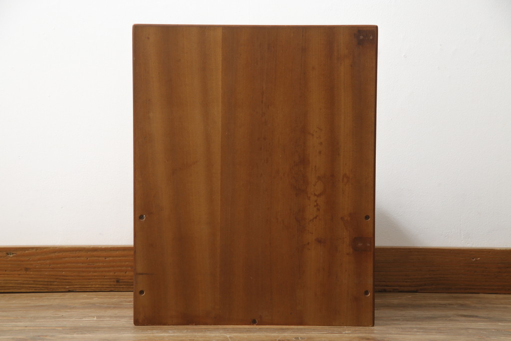 デンマークビンテージ　GETAMA(ゲタマ)　Hans J Wegner(ハンス・J・ウェグナー)　チーク材　ブラックカラーの天板ガラスが高級感を醸し出すベッドサイドテーブル(ナイトテーブル、エンドテーブル、北欧、ヴィンテージ)(R-077015)