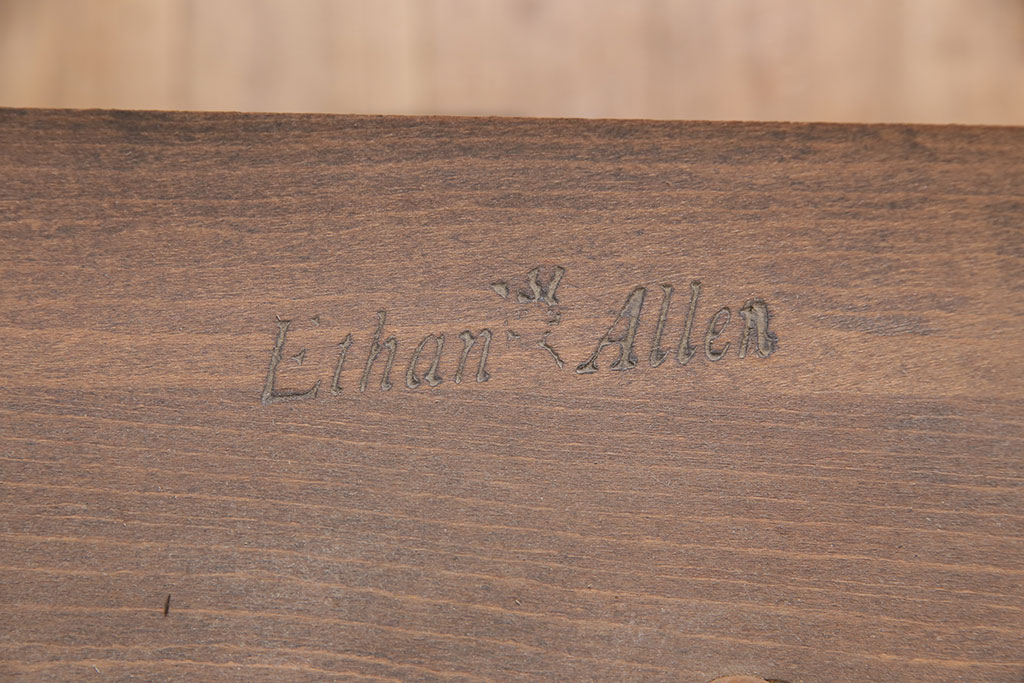 アメリカヴィンテージ　ETHAN ALLEN(イーセンアーレン)　重厚な落ち着いた雰囲気が魅力的なエクステンションテーブル(ダイニングテーブル、ビンテージ)(R-048302)