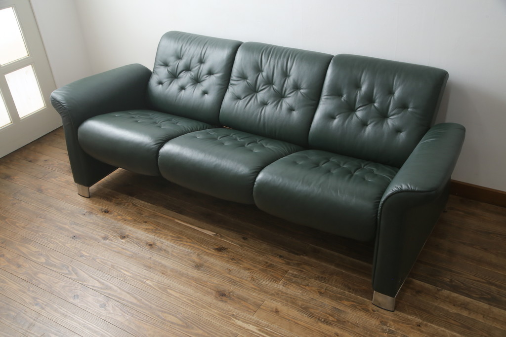 中古　ノルウェー製　ほぼ未使用の極美品!!　EKORNES(エコーネス)　ストレスレス(Stressless)　メトロポリタン　大人の贅沢なくつろぎ空間を演出する三人掛けソファ(アームソファ、3人掛け、3P、トリプルソファ、ロッキング機能、北欧)(定価約55万円)(R-066508)
